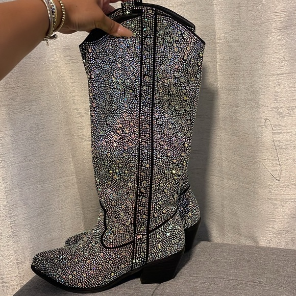 Bedazzled/Sparkly Cowboy Boots - Picture 4 of 4